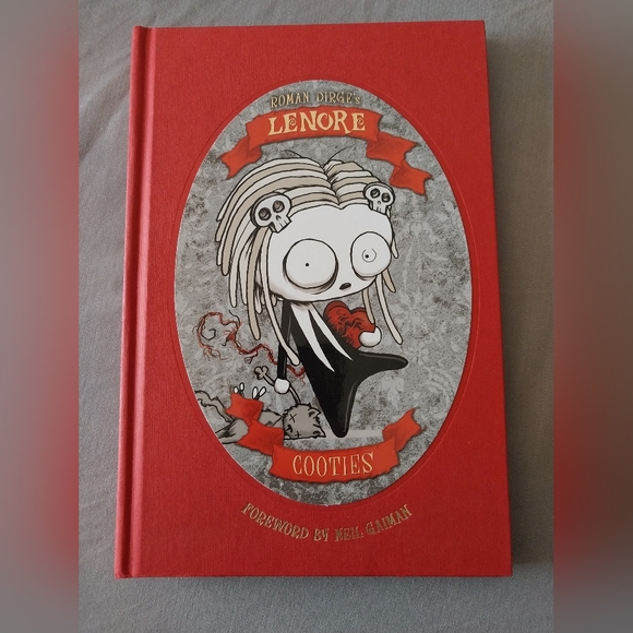 Goth "Lenore: Cooties" Roman Dirge Titan Books Diamond Exclusive Graphic Novel - Picture 1 of 6